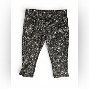 Xersion Fitted Woman's XL Cropped Black/White Print Yoga/Active Wear Pants